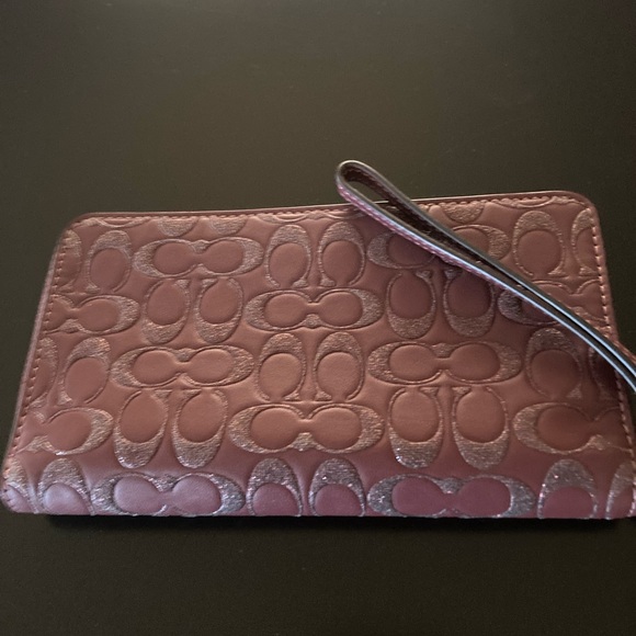 SOLD Coach Large Phone Wallet in Burgundy - Picture 3 of 3